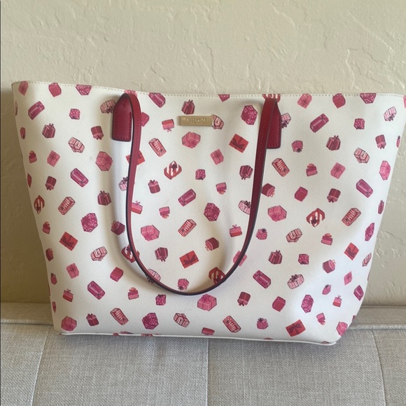 kate spade Handbags - Kate Spade Holiday Gift Box Tote Bag – Limited Edition